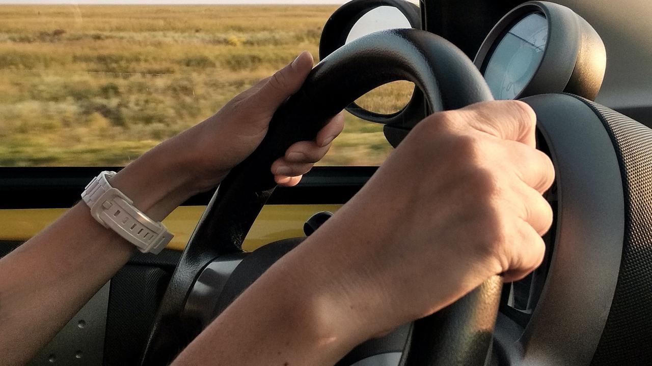 Sang Ayah membuat tempat pelatihan mengemudi