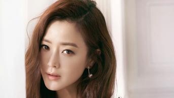 Cantik dan Awet Muda, 5 Potret Kim Hee Sun Bintang Tomorrow