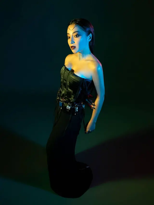 Gaya Pemotretan Nikita Willy Bertajuk Fatal, Curi Perhatian. (Sumber: Instagram/winstongomez)