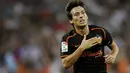 Valencia's Silva celebrates scoring against Real Madrid during their Spanish Super Cup match at Santiago Bernabeu in Madrid, on August 24, 2008. AFP PHOTO/Dani POZO