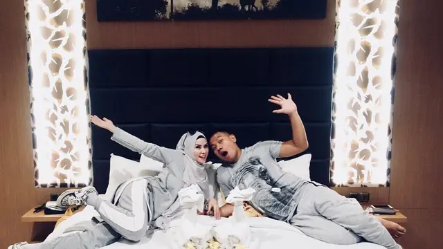 [Bintang] Vicky Prasetyo dan Angel Lelga