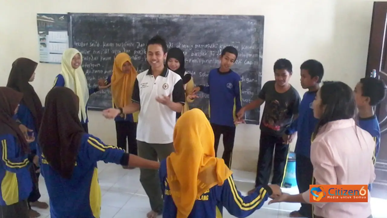 130925byeucators.jpg