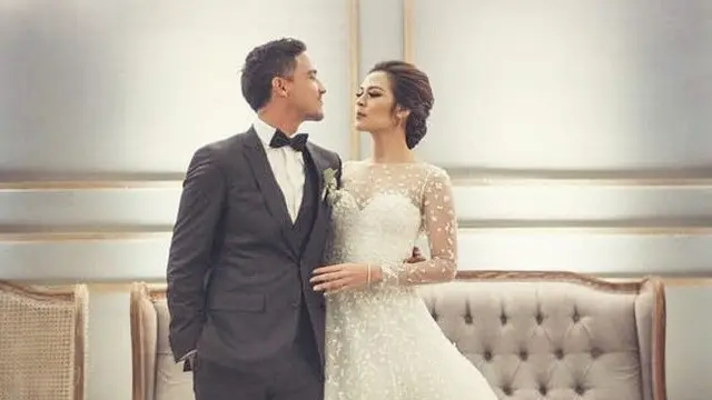 [Bintang] Pacaran Tak Lama, 8 Pasangan Artis Indonesia Ini Memutuskan Menikah