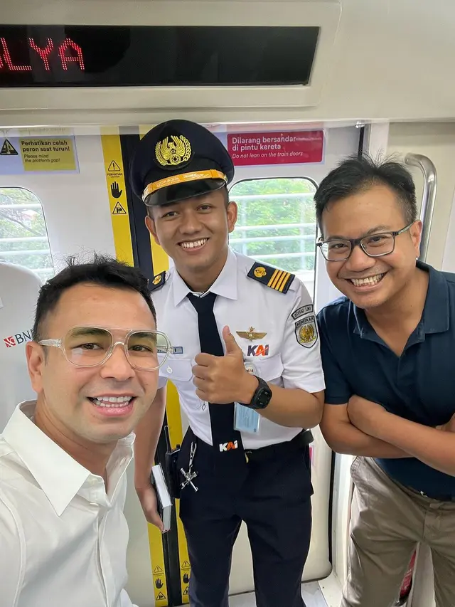 Raffi Ahmad naik LRT Jabodebek bertemu Masinis Rafi (Foto: instagram raffinagita1717)