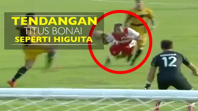 Video striker PSM Makassar, Titus Bonai, yang nyaris mencetak gol dengan tendangan seperti kiper legenda Kolombia, Rene Higuita.