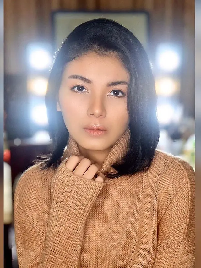 Lama Vakum, Ini 6 Potret Terbaru Intan RJ dalam Makeup Natural