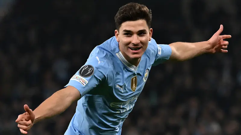 Foto: Julian Alvarez Cetak Rekor Baru saat Bawa Manchester City Melaju ke Babak Perempat Final Liga Champions