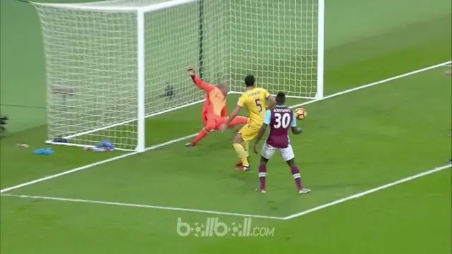 Video James Tomkins bek Crystal Palace yang membuang peluang mencetak gol di depan mata. This video presented by BallBall.