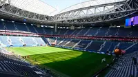 Suasana Stadion Saint-Petersburg Arena di Pulau Krestovsky, Rusia, Kamis (15/6/2017). Stadion ini merupakan salah satu venue Piala Dunia 2018. (AFP/Olga Maltseva)