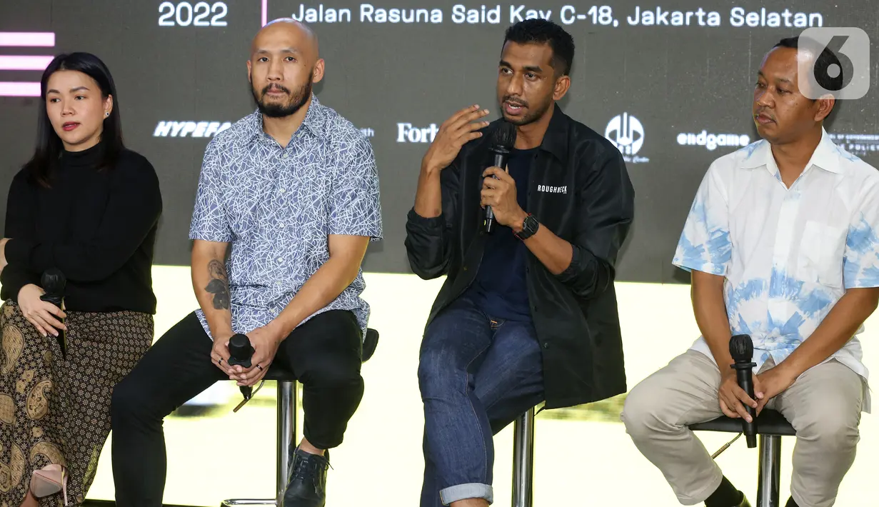 Founder & CEO Hypefast, Achmad Alkatiri (kedua kanan) saat konferensi Pers Peluncuran Program HypeLokal: Brand Founders of The Years 2022 di Graha Binakarsa Jakarta, Selasa (14/06/2022). Setiap tahun Hypefast bersama Forbes Indonesia akan memilih 10 pemilik brand lokal yang paling inspiratif setelah melalui berbagai tahap seleksi. (Liputan6.com/Fery Pradolo)