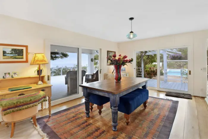 Miranda Kerr lebih suka dengan gaya yang minimalis. (variety.com)