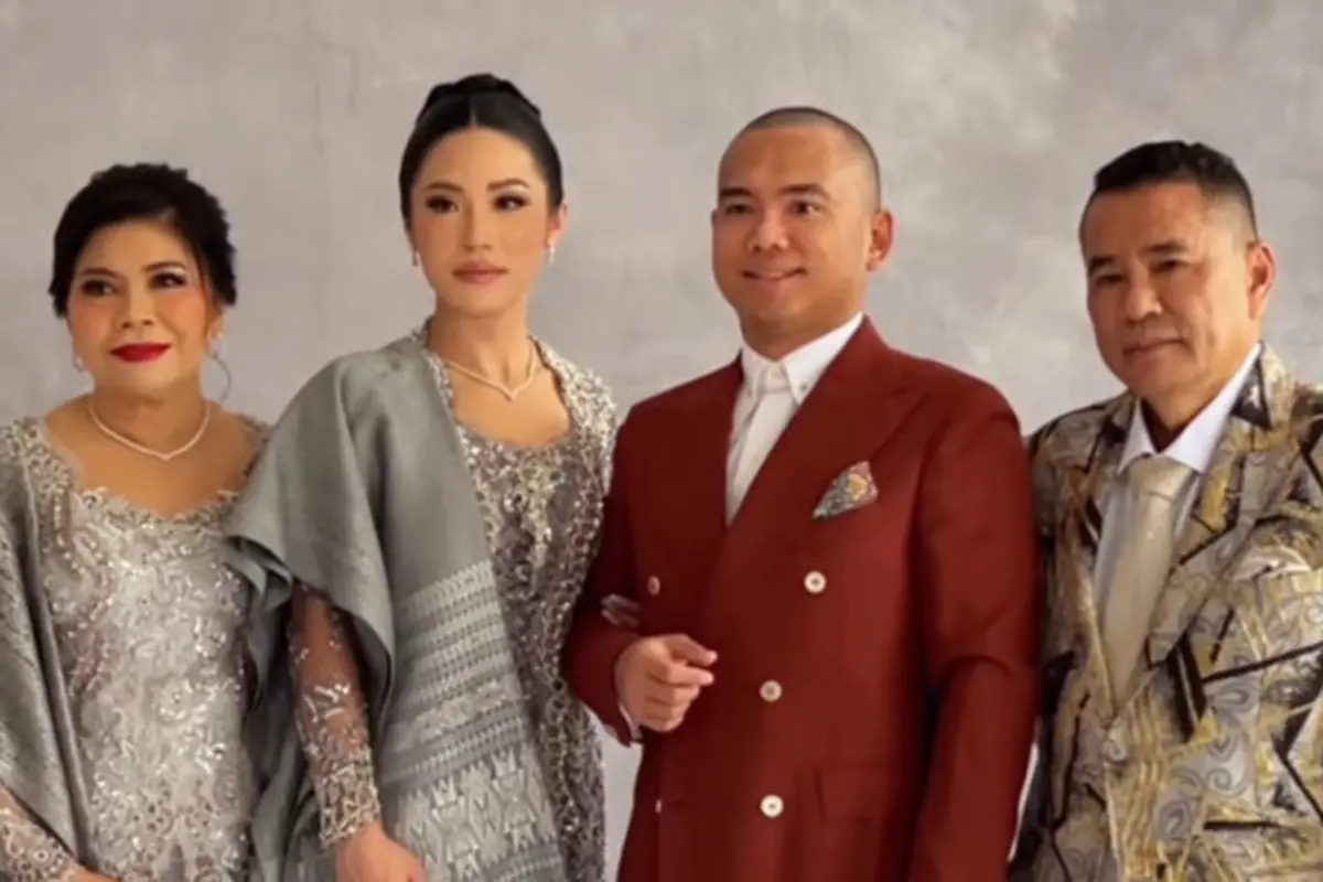 Frank Hutapea putra dari Pengacara terkenal Hotman Paris dan Winona Delany gelar Martumpol
