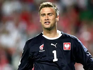 Polish goalkeeper Artur Boruc gestures during the Euro 2008 Championships Group B football match against Austria on June 12, 2008 at Ernst Happel stadium in Vienna. Poland leads 1-0. AFP PHOTO - DDP / RONNY HARTMANN