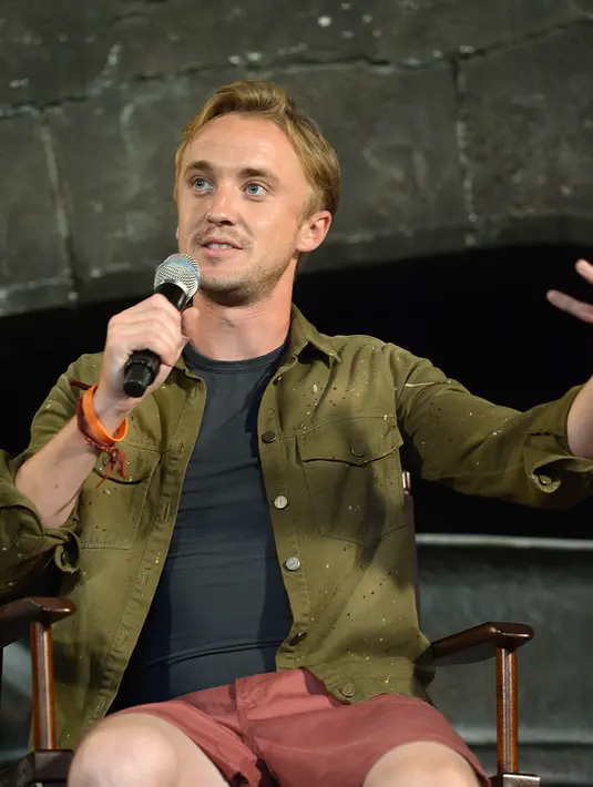"Sudah selesai syuting selama 10 tahun, bukanlah berarti kita untuk berpisah. Semua pemain Harry Potter tetap bertemu dan berkumpul layaknya keluarga yang tak bisa dipisahkan,"tukas Tom. (AFP/Bintang.com