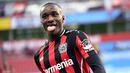 Moussa Diaby direkrut oleh Bayer Leverkusen dari PSG pada Juli 2019 dengan biaya 15 juta euro. Lulusan akademi Les Parisiens tersebut mampu tampil gemilang pada musim ini dengan mencetak 17 gol dan 14 assist dalam 47 penampilannya di semua kompetisi. Selain itu, Diaby juga sukses membawa Werkself mengakhiri musim 2021/2022 di posisi ketiga dan berhak untuk masuk Liga Champions pada musim depan. (AFP/Ina Fassbender)