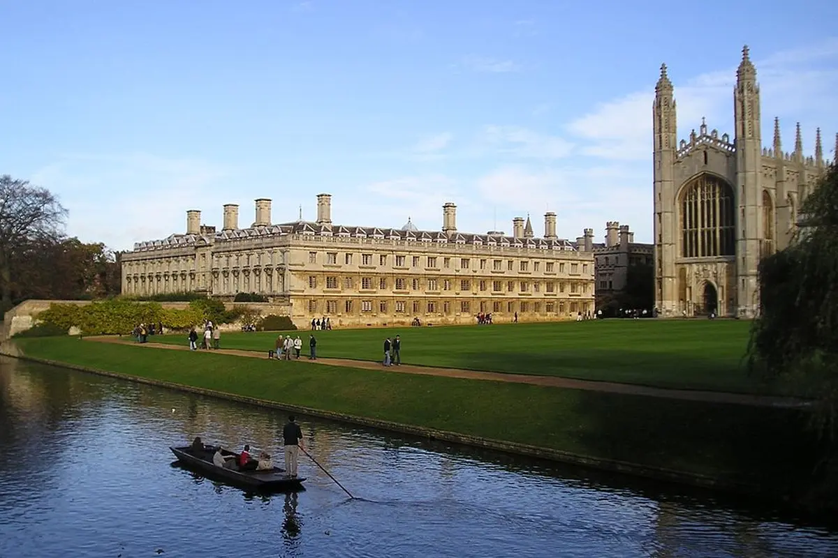 Pemandangan Universitas Cambridge
