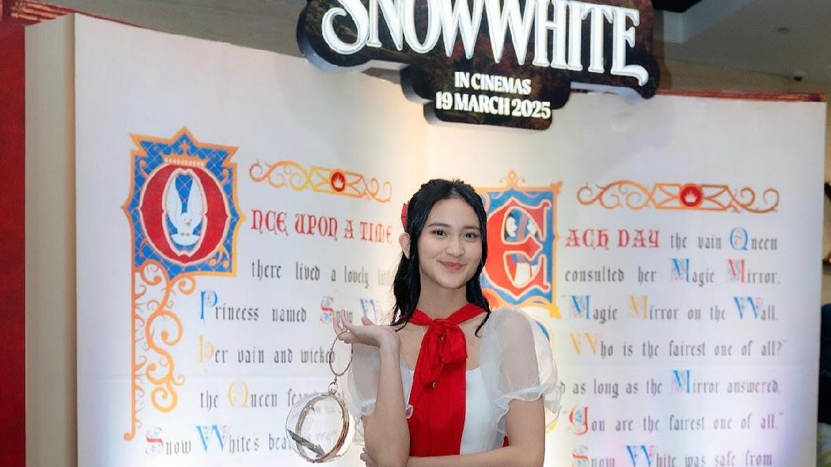 Pesona Harleyava Princy Tampil Bak Snow White Modern di Premiere Film Disney