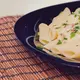 Pasta juga menawarkan banyak variasi yang dapat disesuaikan dengan selera keluarga dengan berbagai saus dan toping. (Foto/dok: Pexels/Pixabay)