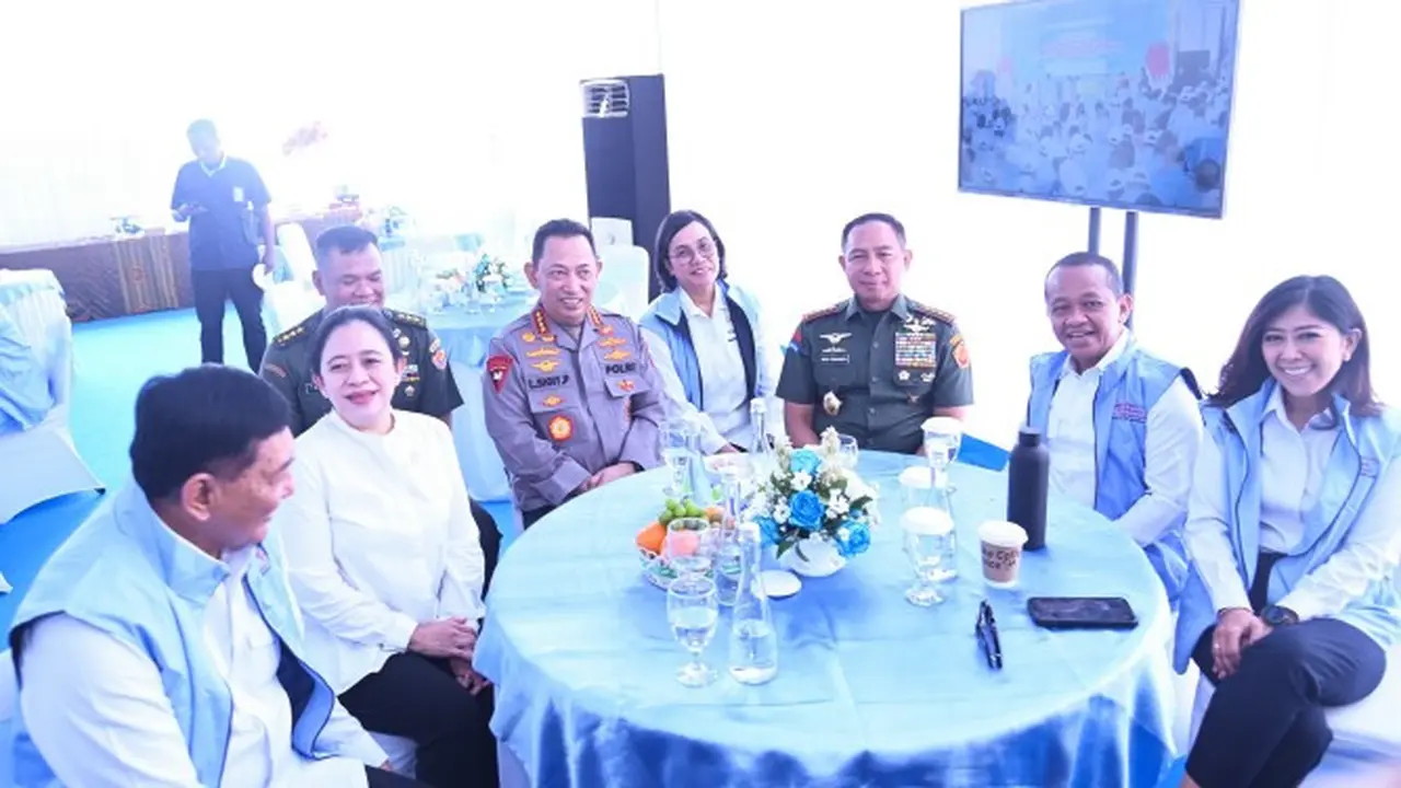 Menkomdigi Meutya Hafid menghadiri Peresmian Koperasi Desa Merah Putih yang diresmikan Presiden Prabowo Subianto di desa Bentangan, Wonosari, Klaten, Jawa Tengah, Senin (21/7/2025). Credit: Pey HS/Komdigi