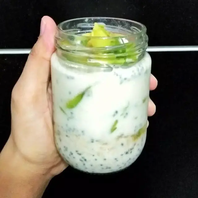Resep avocado overnight oat. (dok. Cookpad @dillabites)