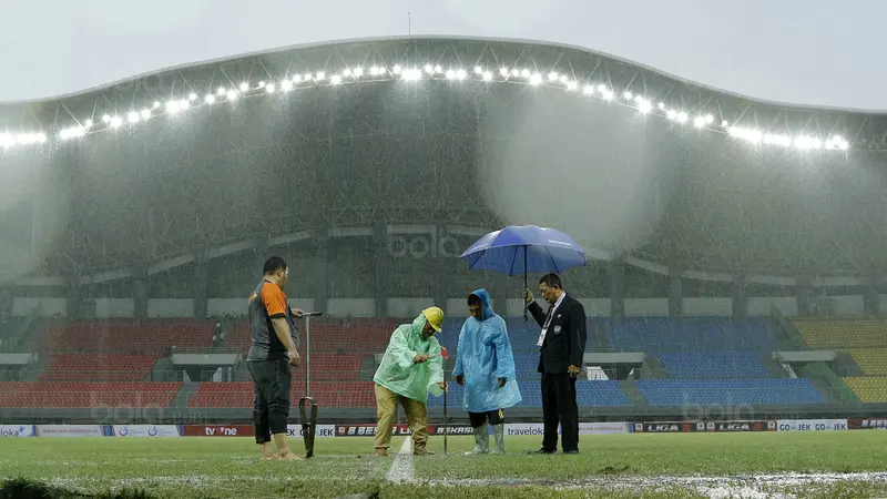 Stadion Patriot Candrabaga, Timnas Indonesia