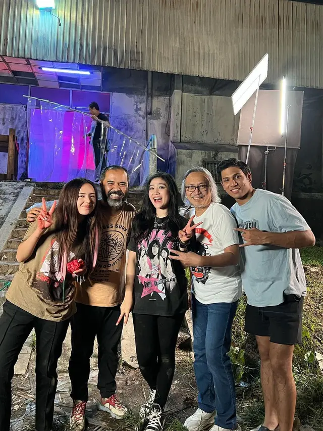 Pangeran Lantang di lokasi syuting film Cherish & Ruelle. (Foto: Dok. Instagram @pangeranlantang)