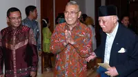 Selain menteri, hadir pula mantan Wakil Presiden Tri Sutrisno. (Deki Prayoga/Bintang.com)