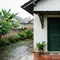 7 Desain Kanopi Kecil di Atas Pintu Belakang, Solusi Cegah Tampias Tanpa Renovasi Besar