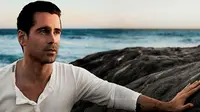 Colin Farrell for Dolce & Gabbana Perfume 1014