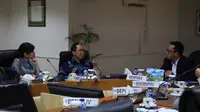 Menteri Pemuda dan Olahraga, Imam Nahrawi (kanan), menerima Plt Ketum PSSI, Joko Driyono dan Sekjen PSSI, Ratu Tisha Destria di Kantor Kemenpora, Jakarta, Rabu (21/2/2018). (Dok. Kemenpora)