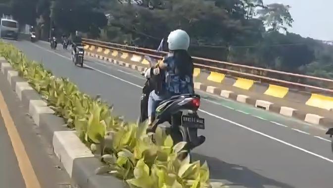 Viral Pengendara Motor Lawan Arah di Juanda, Polisi Cari Identitas Pengemudi