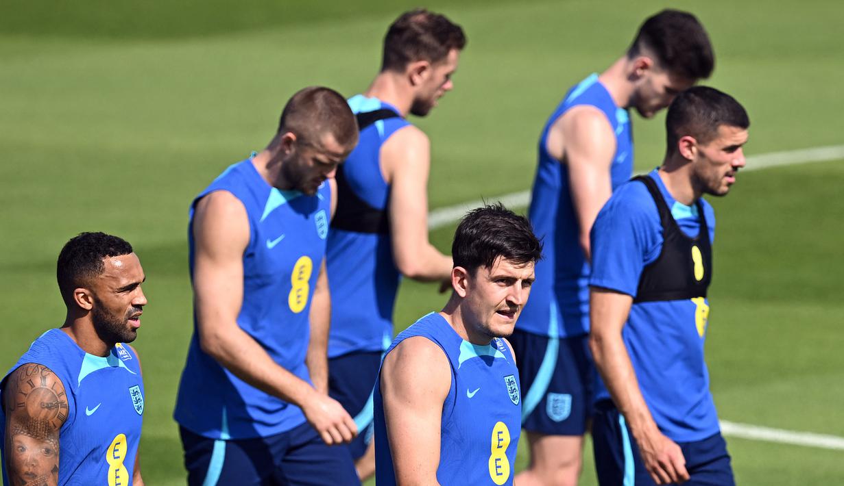Pemain Timnas Inggris sudah memulai persiapan dengan menggelar sesi latihan dan beradaptasi dengan cuaca di Qatar untuk laga perdana melawan Iran pada Senin (21/11/2022). (AFP/Paul Ellis)