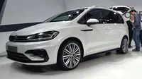 Di tengah skandal yang mengguncang, Volkswagen (VW) tetap merilis model terbaru dari Touran