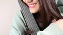 Sebagai musisi muda tentunya wanita berusia 19 tahun ini memiliki sosok inspirasi yang dijadikan panutan. Dari dalam negeri, Sheryl Sheinafia mengaku sangat suka dengan musisi ternama Endah n Rhesa. (Galih W. Satria/Bintang.com)