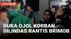 Jenazah Afan Kurniawan, pengemudi ojek daring yang tewas terlindas kendaraan taktis Brimob, dibawa pulang keluarga dari RSCM Jumat dini hari. Rekan-rekan sesama pengojek daring ikut mengiringi almarhum ke rumah duka di Menteng, sebelum dimakamkan di ...