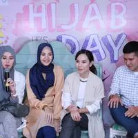 Acara tahunan gelaran busana muslim digelar di Kasablanka, Jakarta, Sabtu 9 April 2016. Acara  yang diselenggarakan oleh hijab Community ini diikuti oleh 141  stan. (Adrian Putra/Bintang.com)