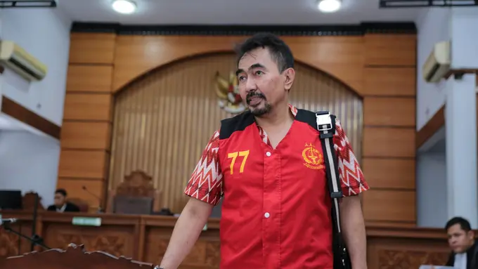 [Bintang] Gatot Brajamusti