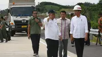 Jokowi saat memberikan sambutan pada peresmian Jalan Tol Bakauheni-Terbanggi Besar segmen Pelabuhan Bakauheni-Simpang Susun Bakauheni dan Simpang Susun Lematang-Simpang Susun Kotabaru, di Bakauheni, Lampung (Foto: Setkab)