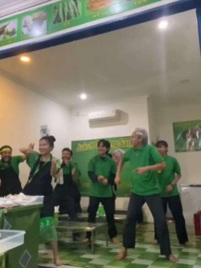 Potret Epy Kusnandar yang Selalu Ceria Bersama Karyawan (Instagram/@epy_kusnandar_official)