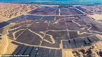 Pambangkit listrik tenaga surya di Kubuqi, Mongolia Dalam, Tiongkok (Sumber: Guiness World Record)