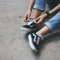 Cara mudah membersihkan sepatu di rumah. (Image: instagram.com/pinterest)