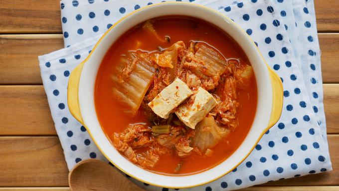 Resep Sup Kimchi Tahu Pedas Hangat - Lifestyle Fimela.com
