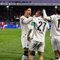 Keren, Kevin Diks Ukir Clean Sheet dan Bawa Monchengladbach di Markas Mainz