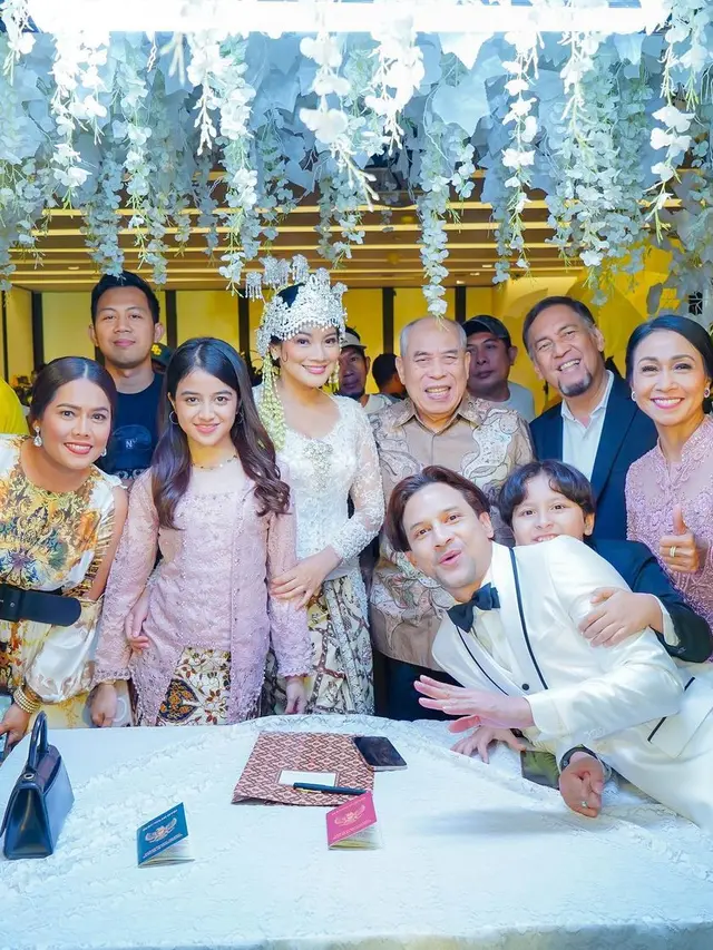 Karakter Titi Kamal dan Lucky Perdana jalani adegan pernikahan di sinetron Satu Cinta Dua Hati SCTV (Foto: instagram titi_kamall)