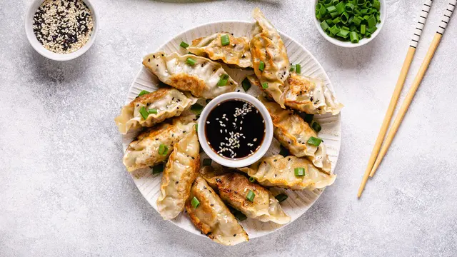 gyoza dumpling pangsit
