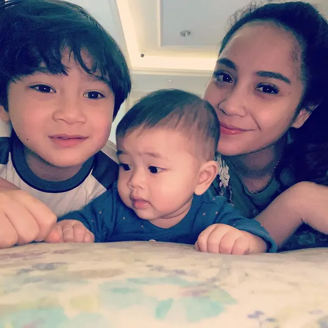 Potret Gemas Kedekatan Rafathar dan Zayn, Bak Saudara Kandung