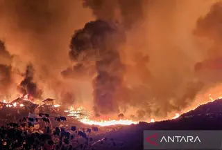 TPA Jatibarang Semarang Terbakar (Antara)