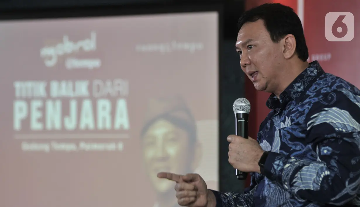 Basuki Tjahaja Purnama atau Ahok menyampaikan sambutan dalam peluncuran buku 'Panggil Saya BTP: Perjalanan Psikologi Ahok Selama di Mako Brimob' di Gedung Tempo, Palmerah, Jakarta, Senin (17/2/2020). Buku tersebut mengisahkan pengalaman Ahok saat berada dalam tahanan. (merdeka.com/Iqbal Nugroho)