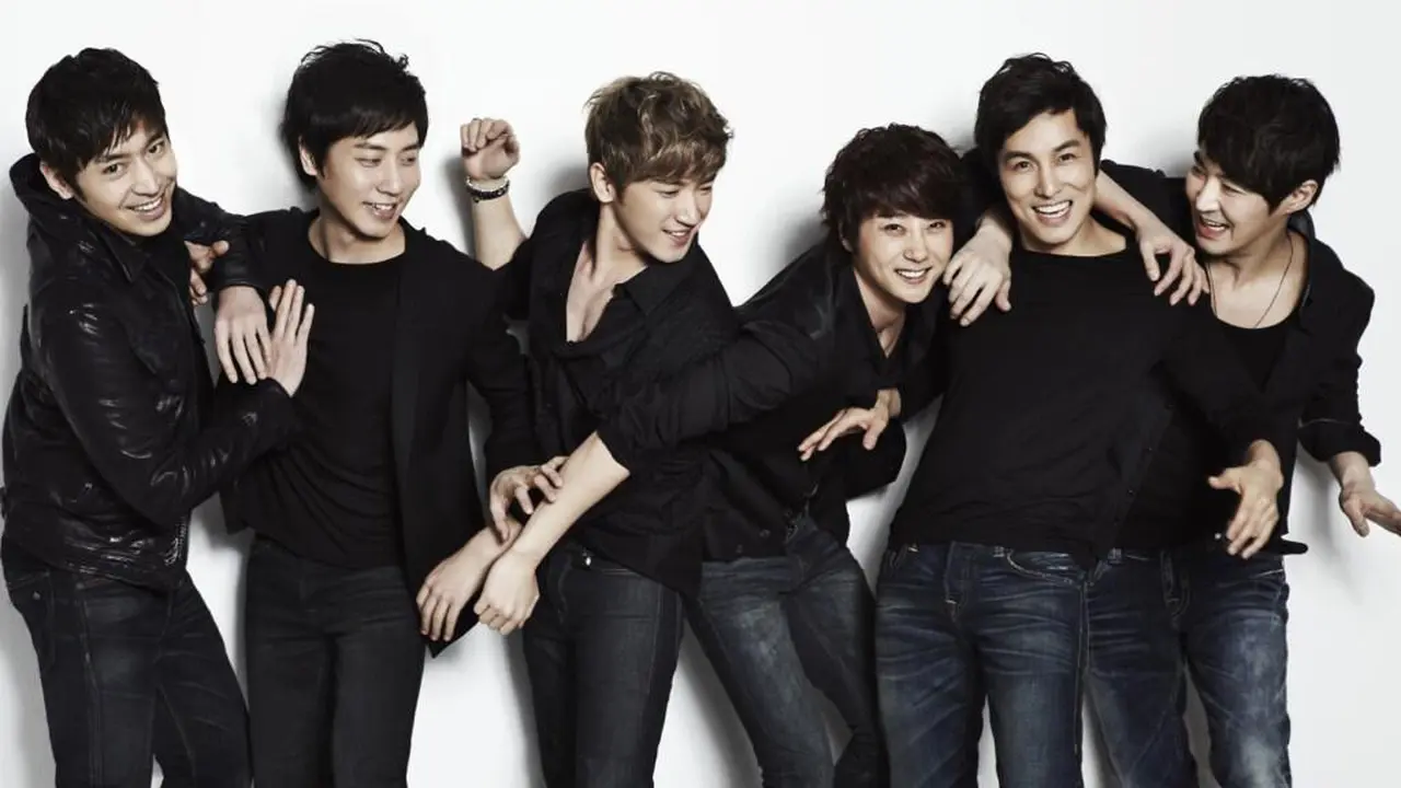 Shinhwa Rayakan Ulang Tahun yang ke 17 dengan Konser Spektakuler