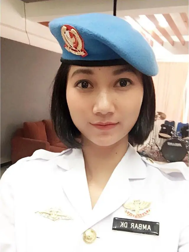 [Bintang] Ini Fakta dan Potret Cantik Serda Ambar, Paspampres Presiden Jokowi yang Lagi Viral